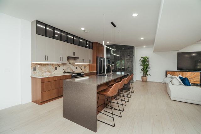 700 N Farm Road 193, Springfield, MO 65802