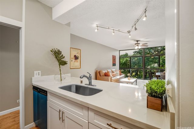 1020 Aoloa Place 311B, Kailua, HI 96734