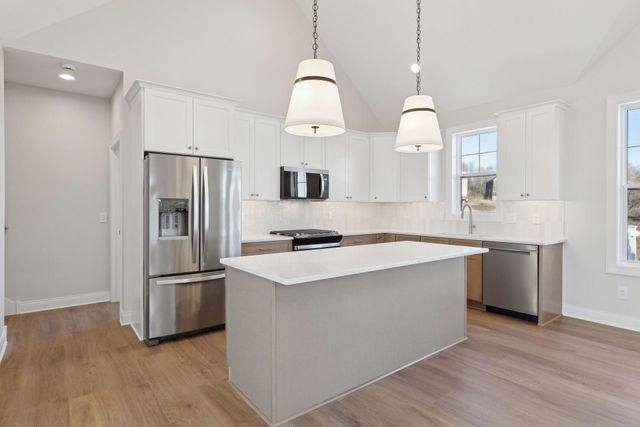 610 Field Point Street, Roberts, WI 54023