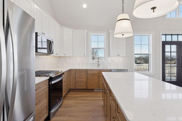 610 Field Point Street, Roberts, WI 54023