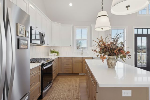 610 Field Point Street, Roberts, WI 54023