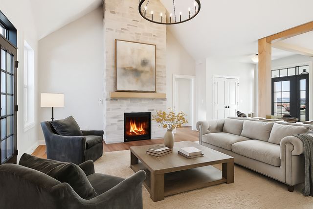 610 Field Point Street, Roberts, WI 54023