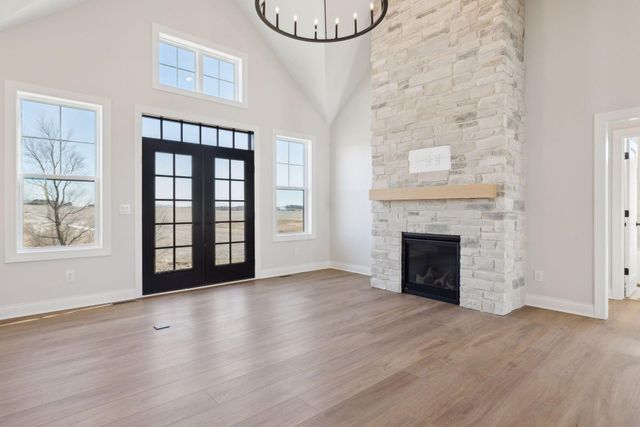 610 Field Point Street, Roberts, WI 54023