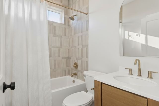 610 Field Point Street, Roberts, WI 54023