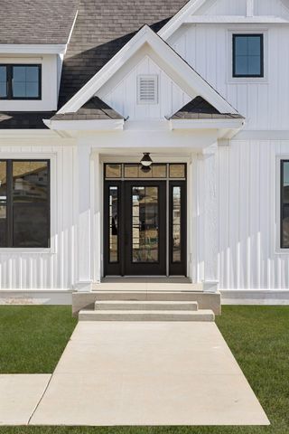 610 Field Point Street, Roberts, WI 54023