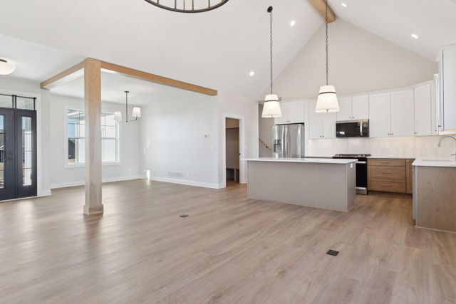 610 Field Point Street, Roberts, WI 54023