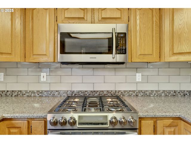 535 Ne 24TH St, Gresham, OR 97030