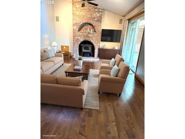 535 Ne 24TH St, Gresham, OR 97030