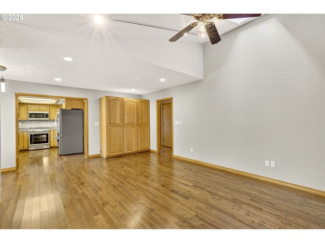 535 Ne 24TH St, Gresham, OR 97030