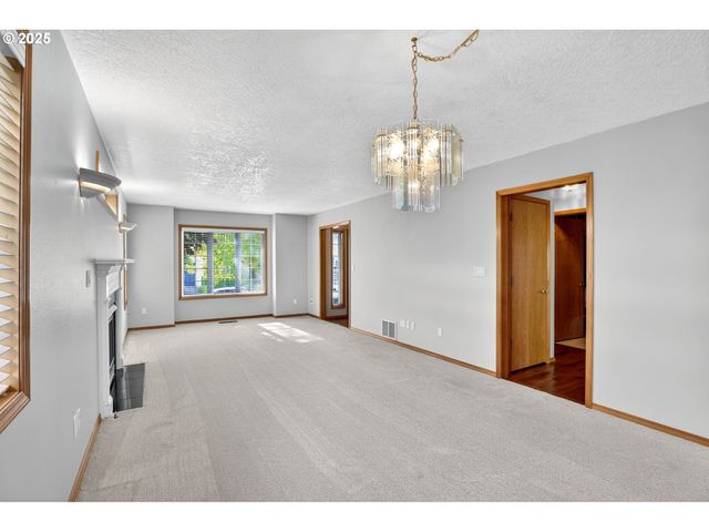 535 Ne 24TH St, Gresham, OR 97030