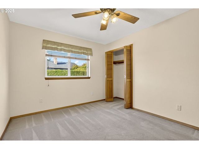 535 Ne 24TH St, Gresham, OR 97030