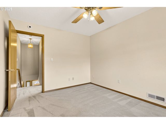 535 Ne 24TH St, Gresham, OR 97030