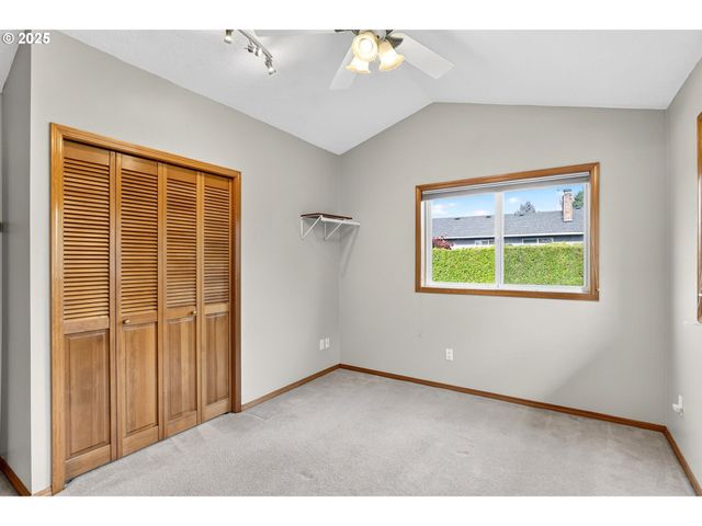 535 Ne 24TH St, Gresham, OR 97030