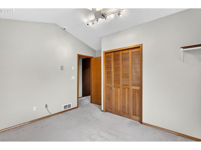 535 Ne 24TH St, Gresham, OR 97030