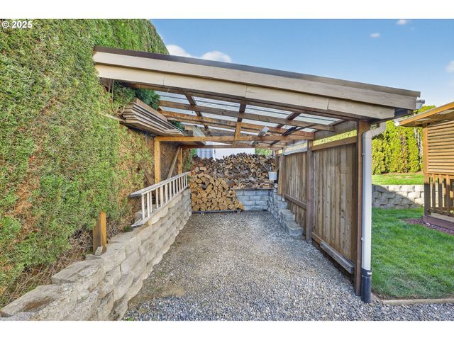 535 Ne 24TH St, Gresham, OR 97030