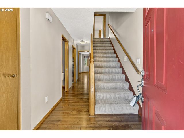 535 Ne 24TH St, Gresham, OR 97030