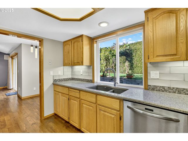 535 Ne 24TH St, Gresham, OR 97030