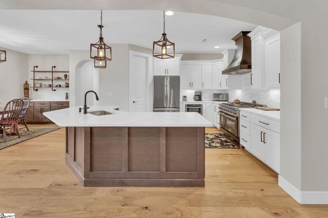 104 Pinelands Place, Travelers Rest, SC 29690