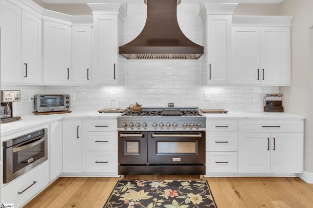 104 Pinelands Place, Travelers Rest, SC 29690