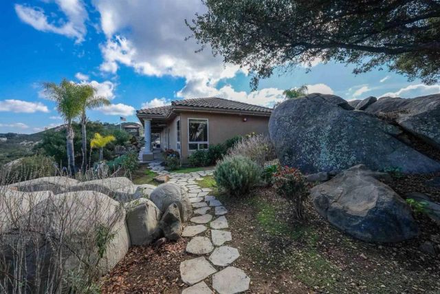 15455 Wyeport Road, Ramona, CA 92065