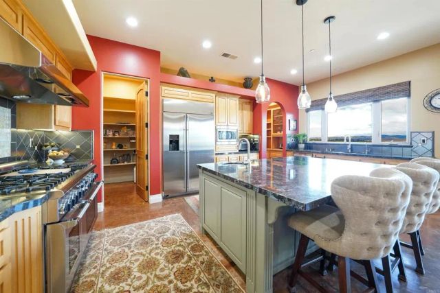 15455 Wyeport Road, Ramona, CA 92065