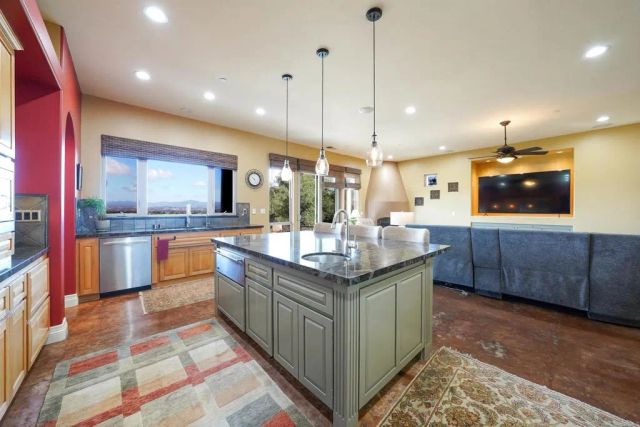 15455 Wyeport Road, Ramona, CA 92065