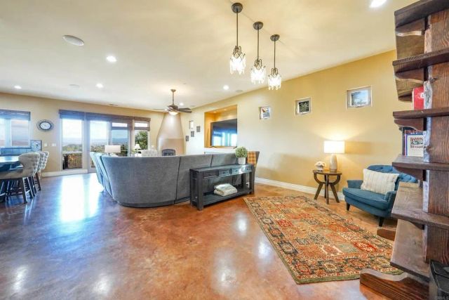 15455 Wyeport Road, Ramona, CA 92065