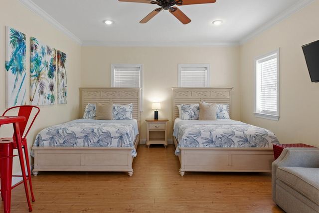 64 DOLPHIN Street, Destin, FL 32541