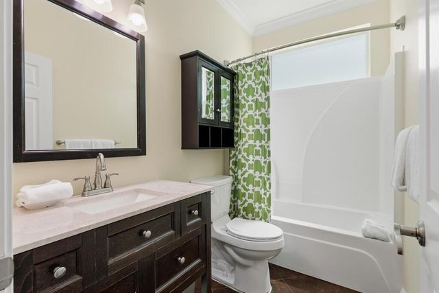 64 DOLPHIN Street, Destin, FL 32541