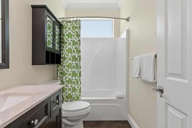 64 DOLPHIN Street, Destin, FL 32541