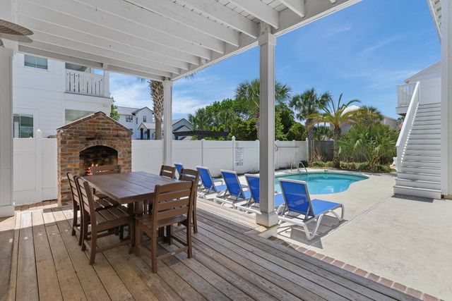 64 DOLPHIN Street, Destin, FL 32541