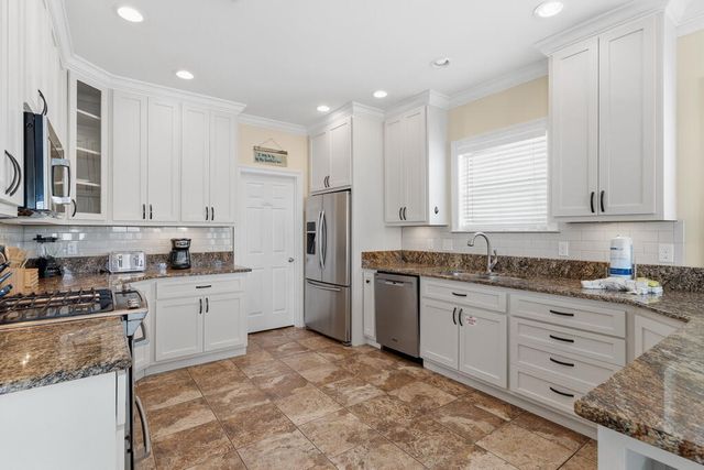 64 DOLPHIN Street, Destin, FL 32541