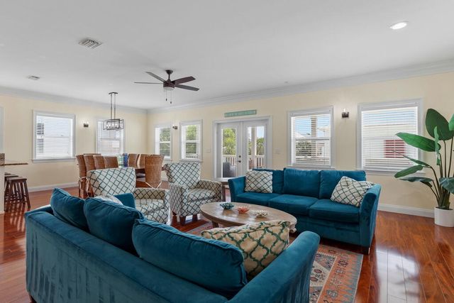 64 DOLPHIN Street, Destin, FL 32541