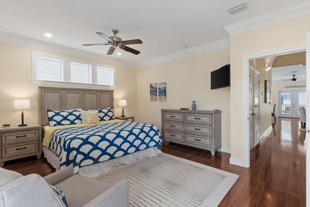 64 DOLPHIN Street, Destin, FL 32541