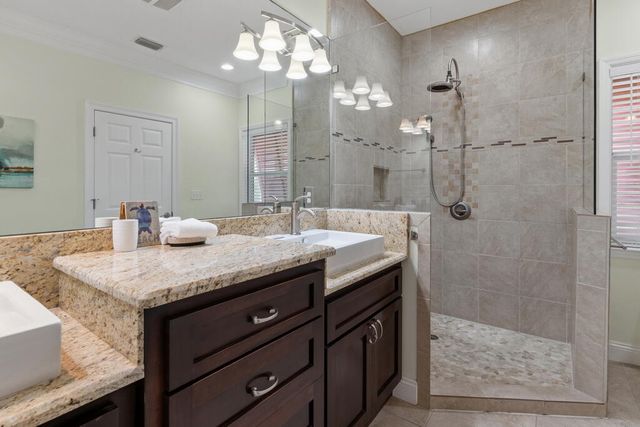 64 DOLPHIN Street, Destin, FL 32541