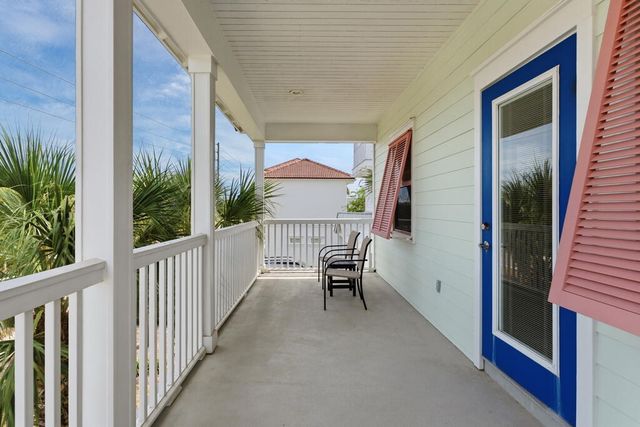 64 DOLPHIN Street, Destin, FL 32541