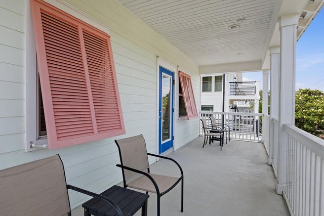 64 DOLPHIN Street, Destin, FL 32541
