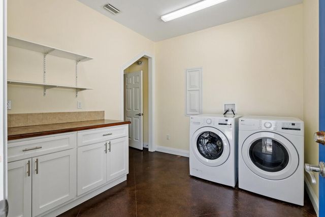 64 DOLPHIN Street, Destin, FL 32541