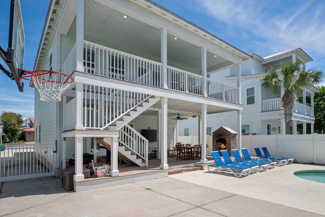 64 DOLPHIN Street, Destin, FL 32541