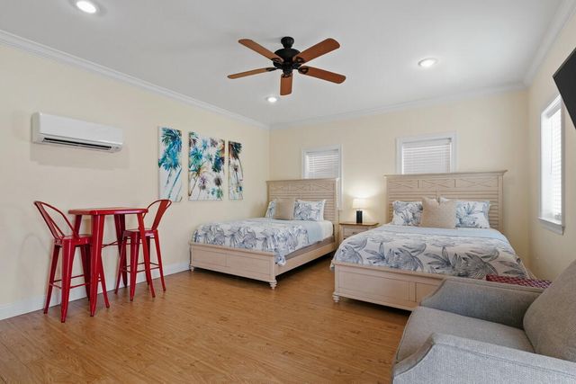 64 DOLPHIN Street, Destin, FL 32541