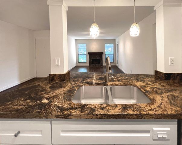 1601 Shepherd Drive 161, Houston, TX 77019