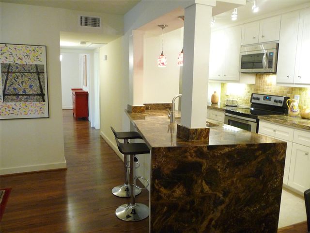 1601 Shepherd Drive 161, Houston, TX 77019
