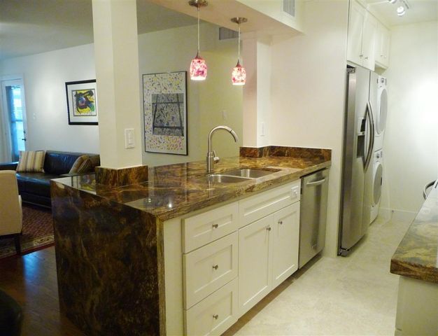 1601 Shepherd Drive 161, Houston, TX 77019