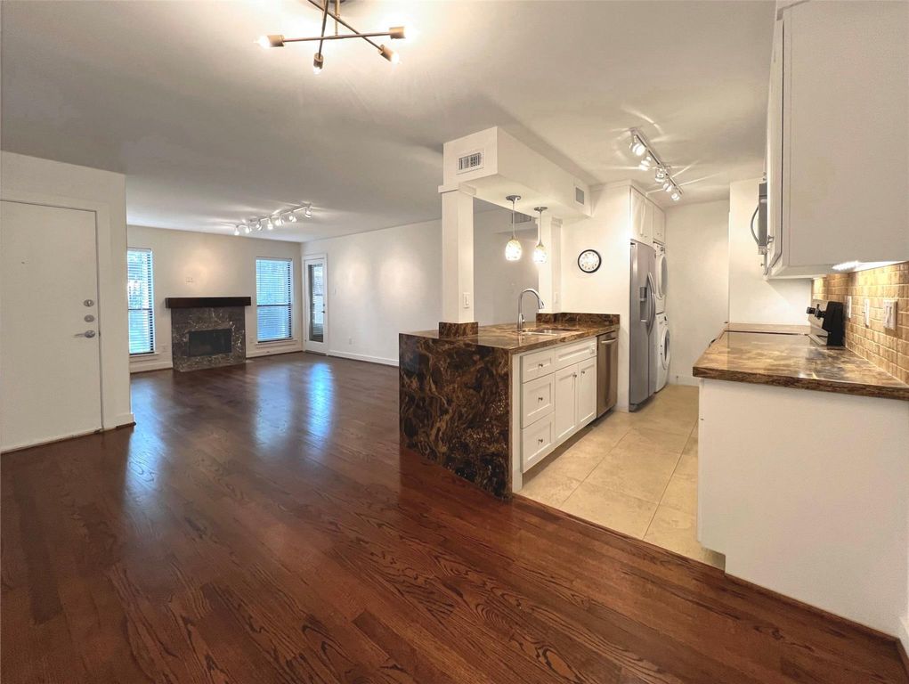 1601 Shepherd Drive 161, Houston, TX 77019