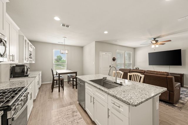 4804 Tradition Street, Haltom City, TX 76117