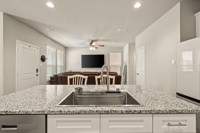 4804 Tradition Street, Haltom City, TX 76117