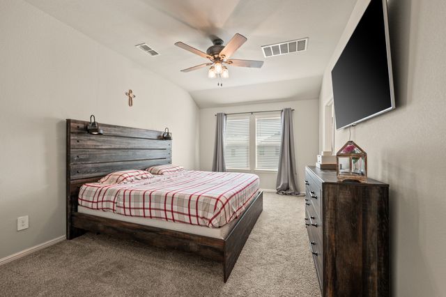 4804 Tradition Street, Haltom City, TX 76117