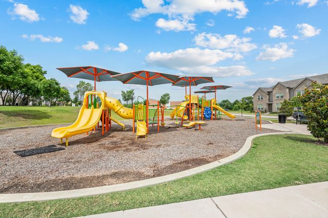 4804 Tradition Street, Haltom City, TX 76117