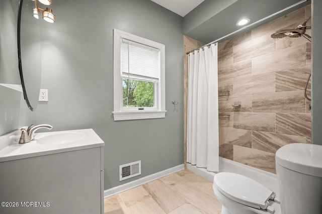156 Myrtle Avenue, Belford, NJ 07718