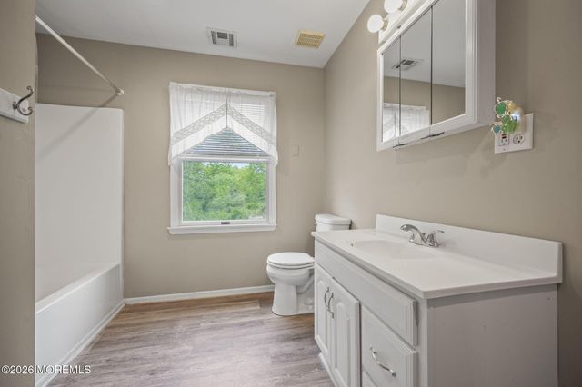 156 Myrtle Avenue, Belford, NJ 07718